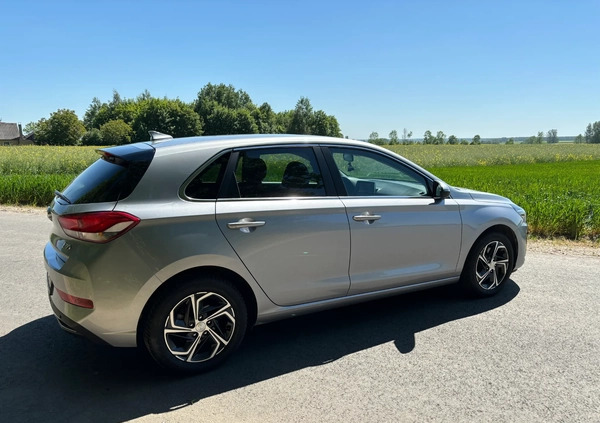 Hyundai I30 cena 49900 przebieg: 142000, rok produkcji 2021 z Jastrowie małe 562